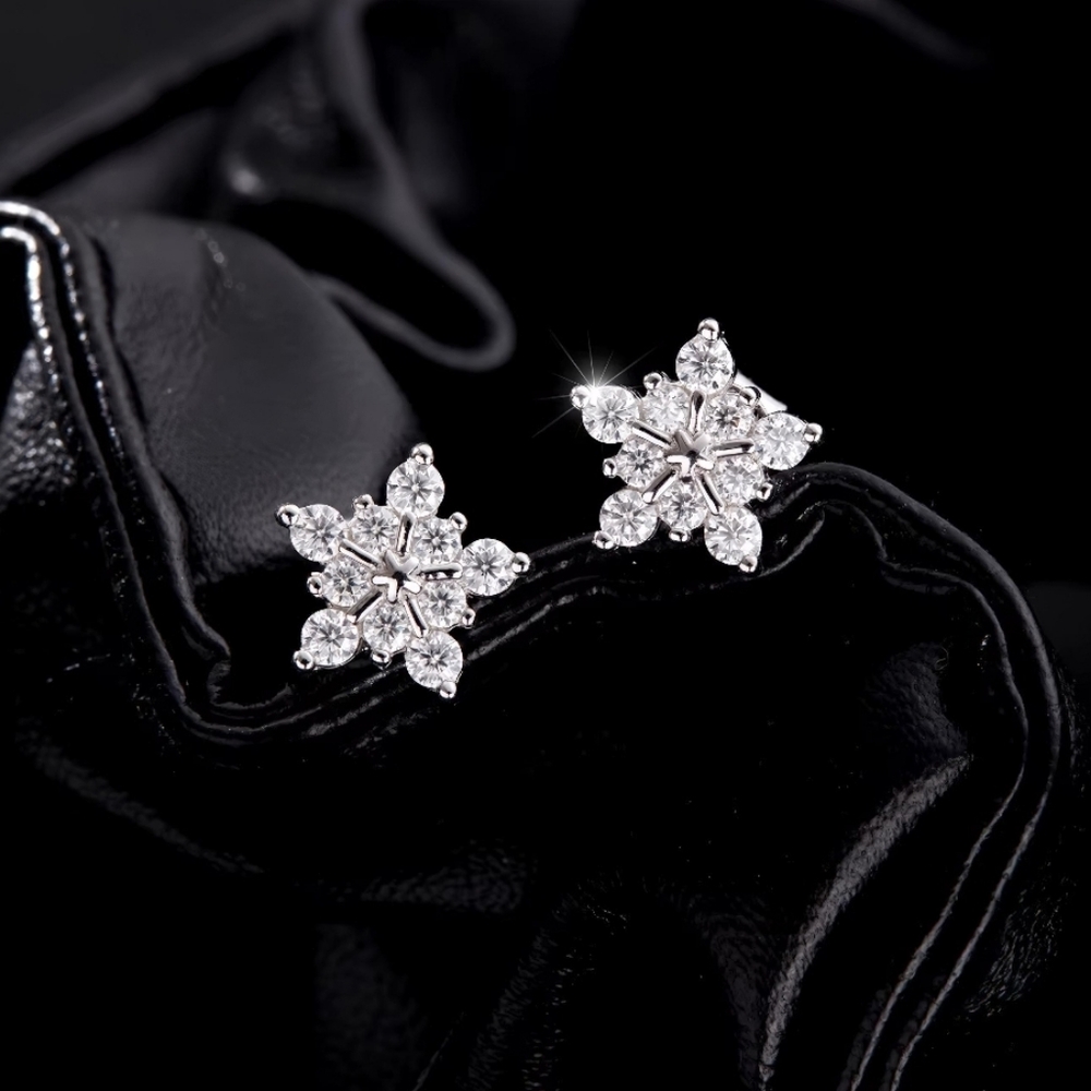 925 Sterling Silver Certified Moissanite Women's Winter Snowflake Stud Earrings